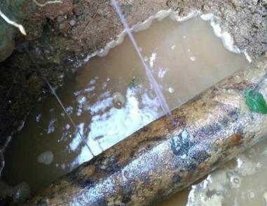 东丰楼顶渗水维修公司分享下地暖漏水的原因及检测方法。